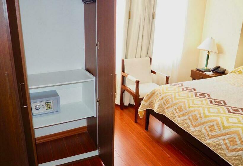 スタンダードシングルルーム, 6 De Diciembre