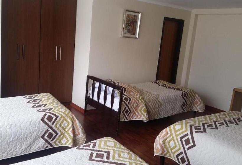 スタンダード４人部屋, 6 De Diciembre