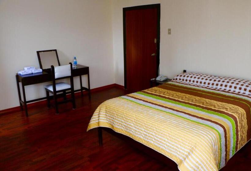 スーペリアールーム, 6 De Diciembre