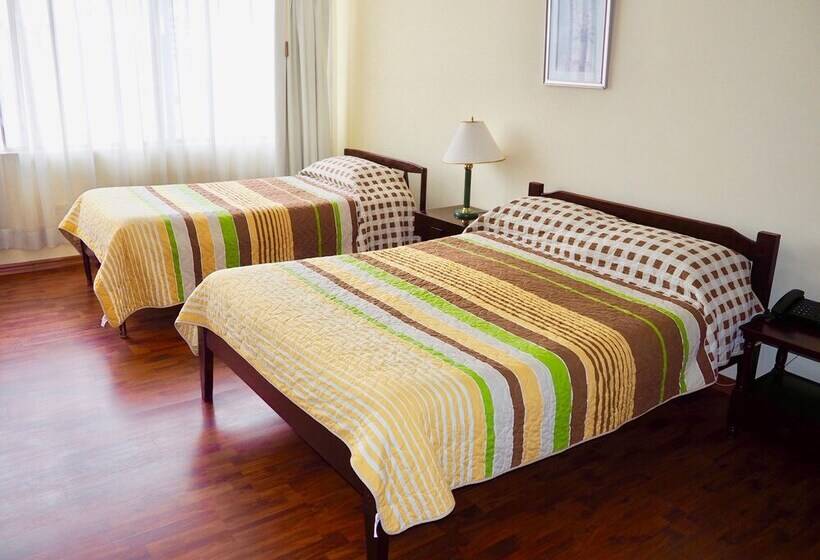 スタンダードルーム, 6 De Diciembre