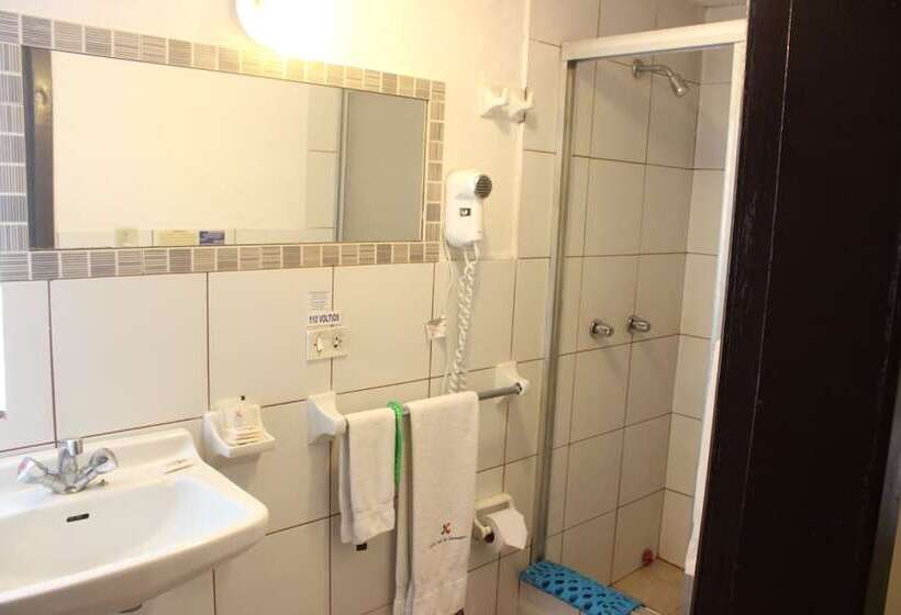 スタンダードルーム, 6 De Diciembre