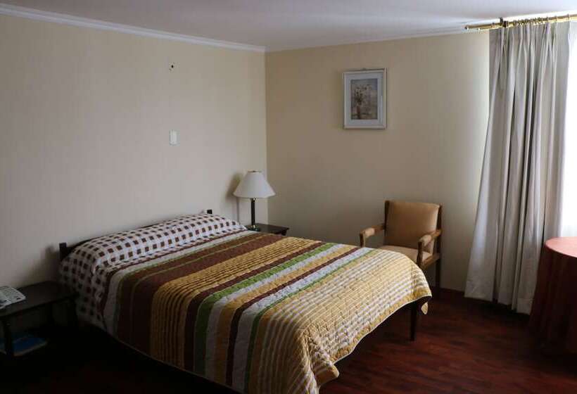 スタンダードルーム, 6 De Diciembre