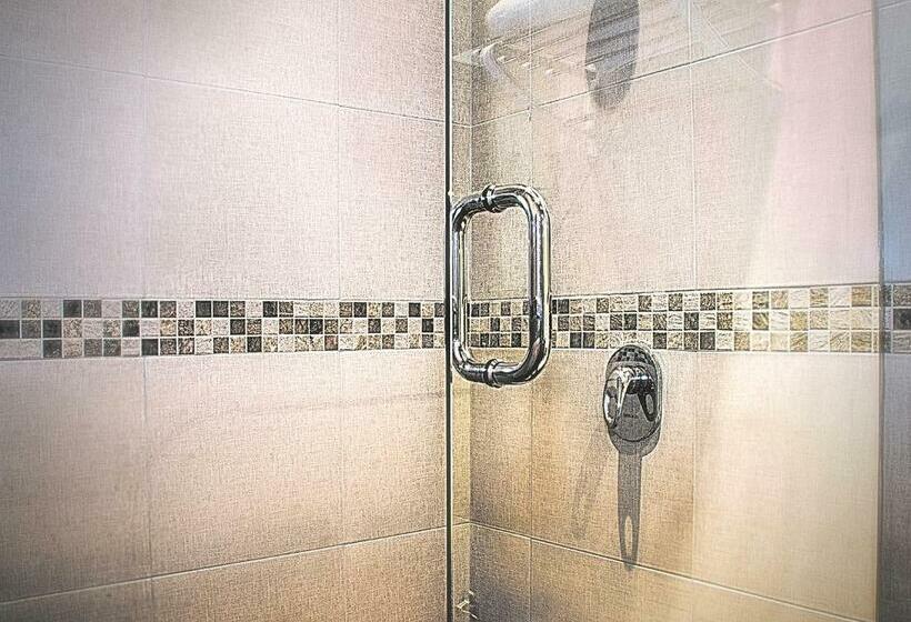 デラックススイート, Casa 1881