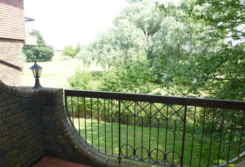 ファミリールーム, Crossroads By Chef & Brewer Collection