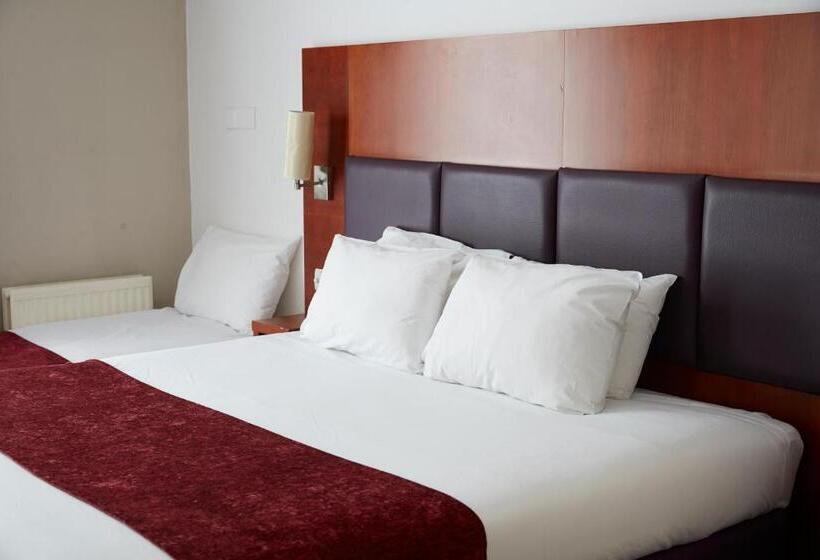 ファミリールーム, Crossroads By Chef & Brewer Collection