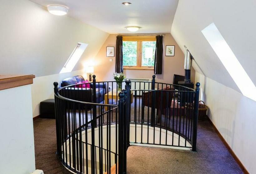 2间卧室的房子, Forbes Of Kingennie