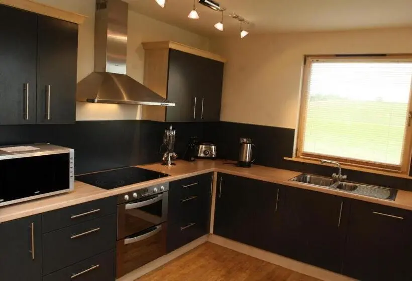 5 Bedroom Apartment, Forbes Of Kingennie