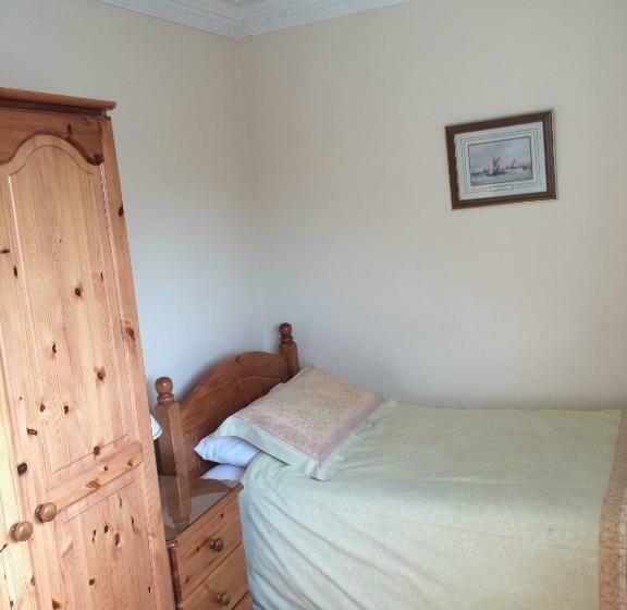 スタンダードシングルルーム, Half Moon Hotel And Restaurant