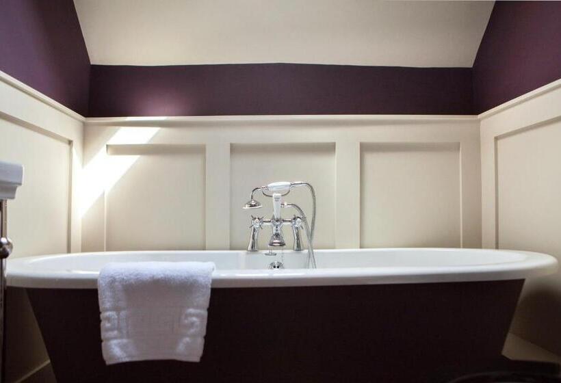 اتاق لوکس با تخت بزرگ, Killingworth Castle