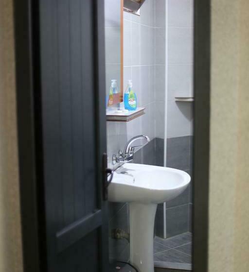 اتاق استاندارد یک نفره, Nikala