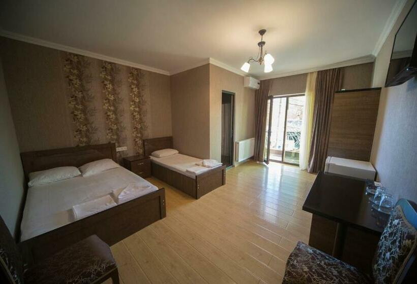 اتاق استاندارد, Nikala