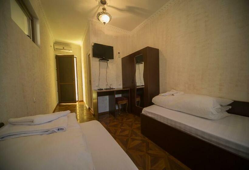 اتاق استاندارد, Nikala