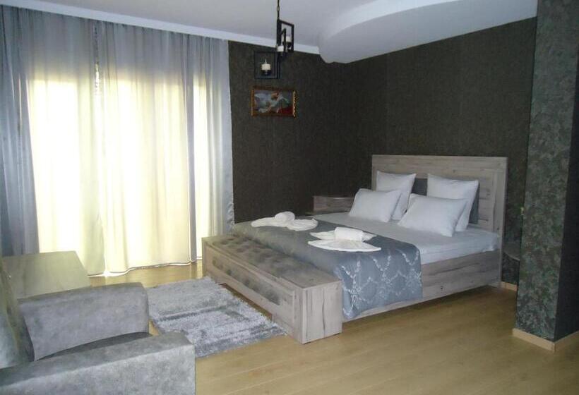 سوییت خانوادگی, Nikala