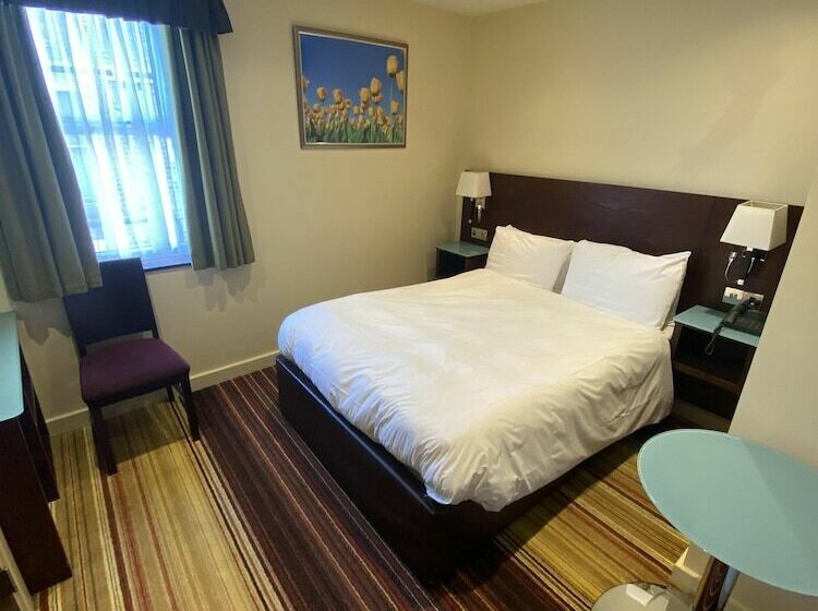 غرفة إقتصادية, Prom