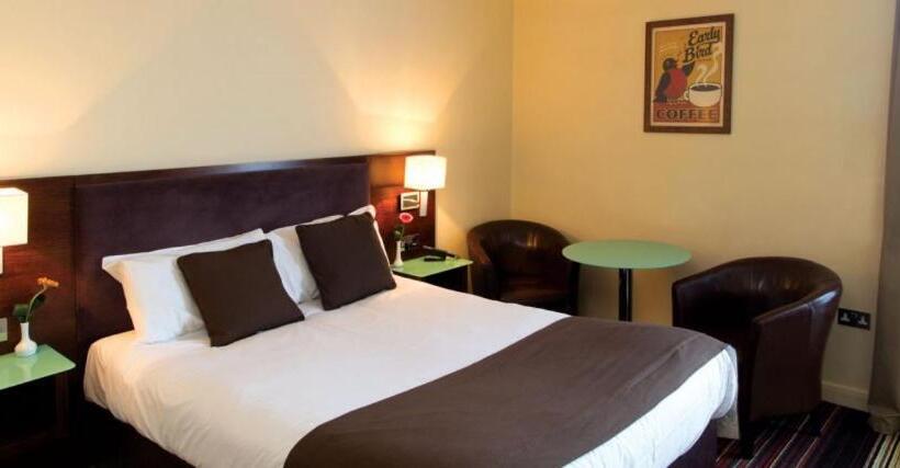 غرفة قياسية, Prom