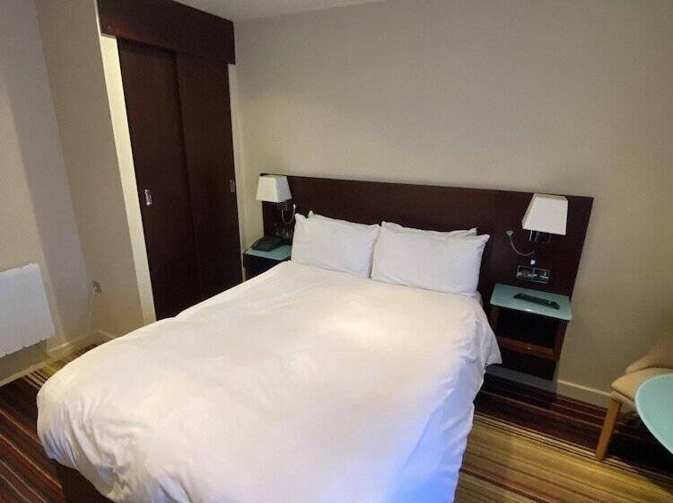 غرفة إقتصادية, Prom