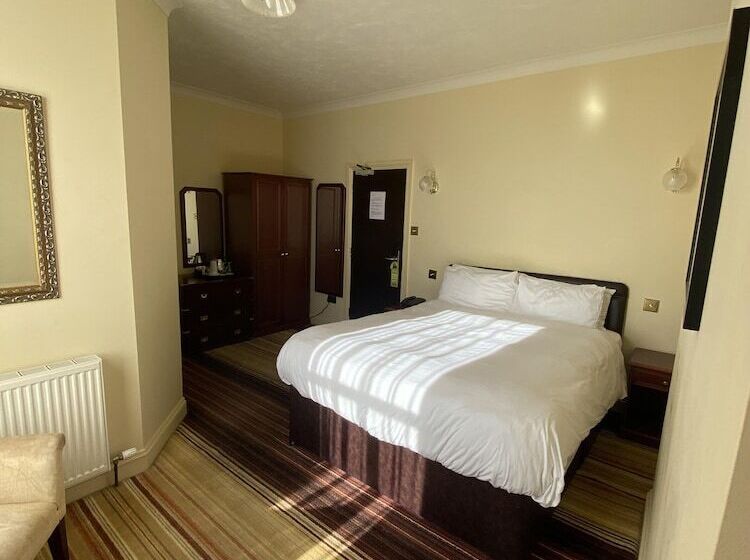 غرفة إقتصادية, Prom