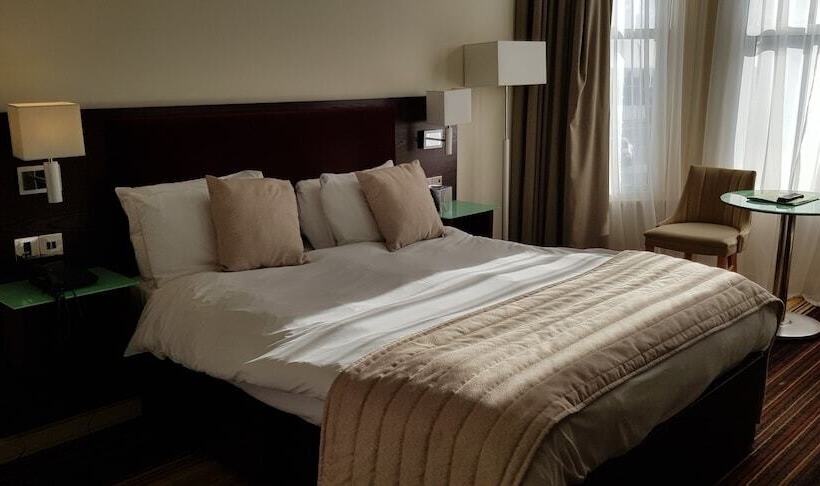 غرفة ديلوكس ثلاثية, Prom