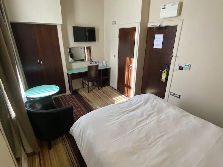 غرفة قياسية, Prom