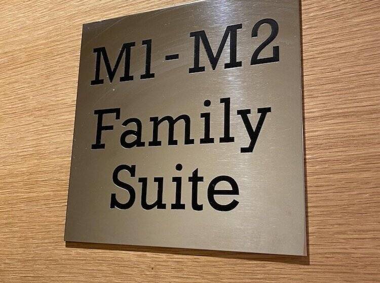 غرفة عائلية, Prom