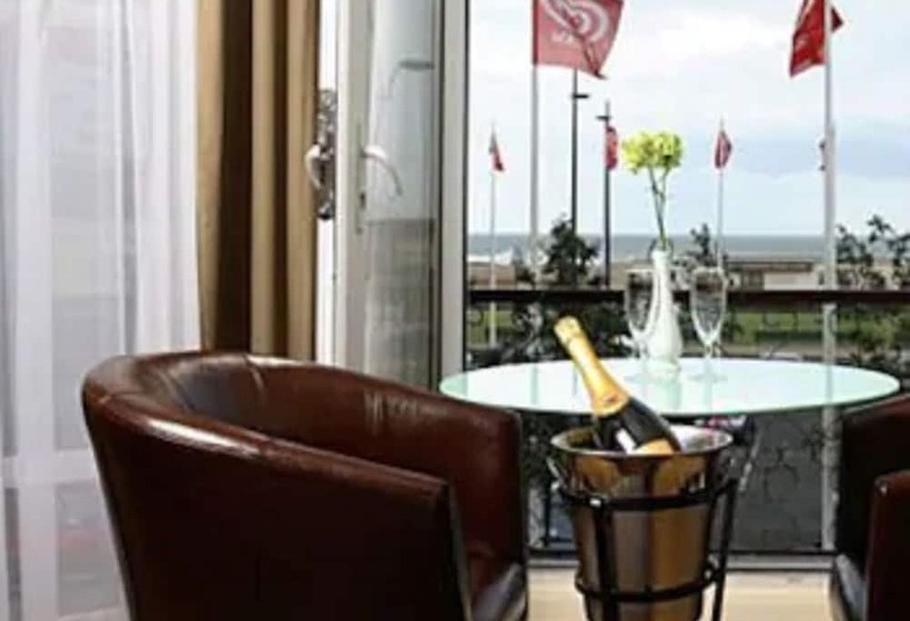 غرفة عائلية, Prom