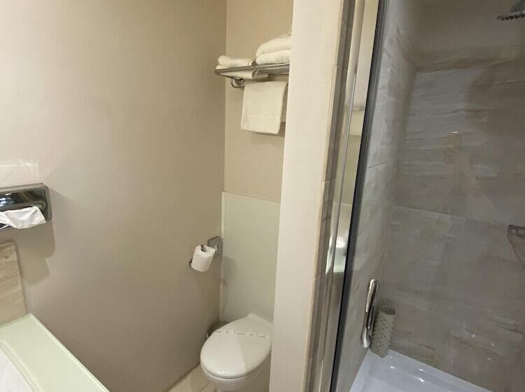 غرفة قياسية, Prom