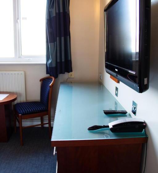 חדר משפחתי, St George Hotel Rochester Chatham