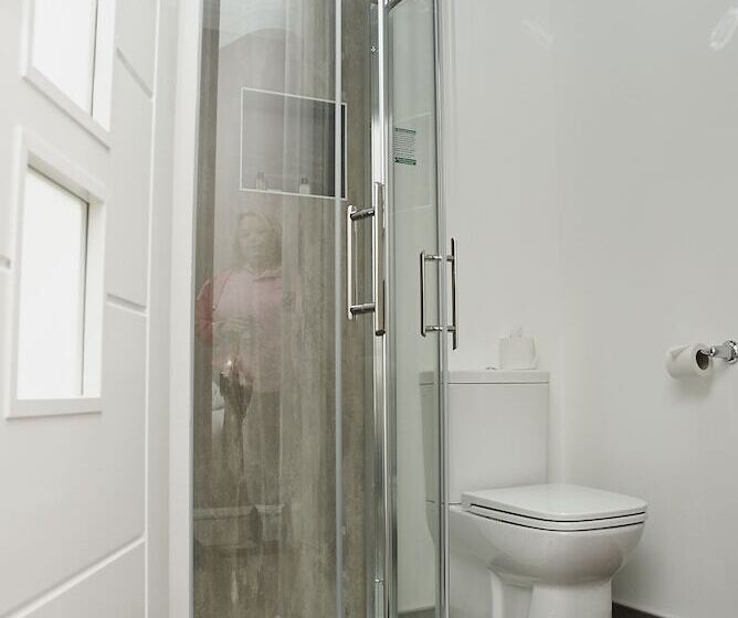 חדר סטנדרט, The Davron