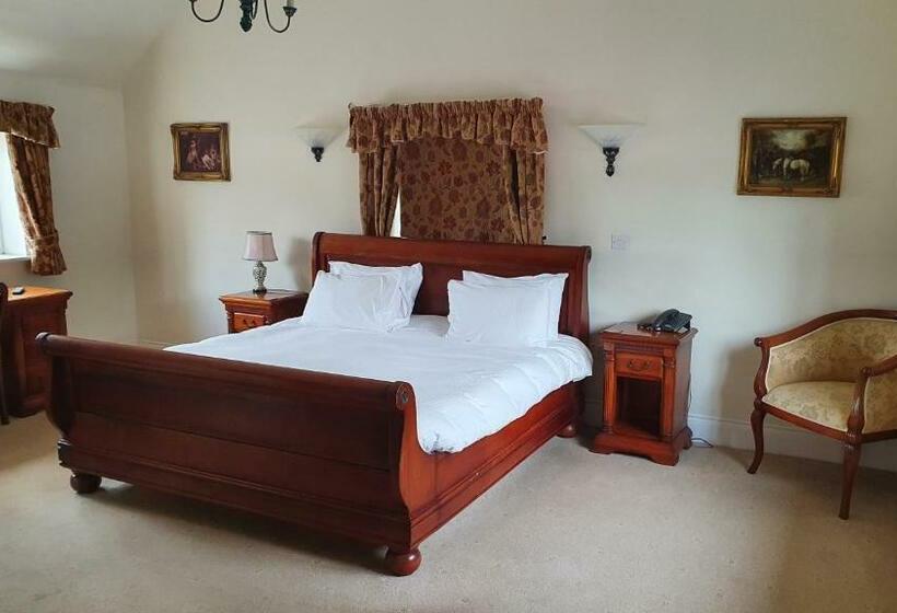 חדר משפחתי, The Down Inn