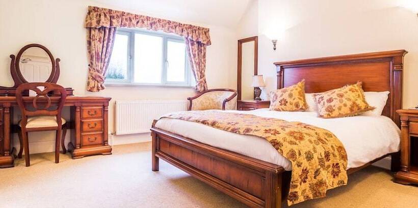 חדר משפחתי, The Down Inn