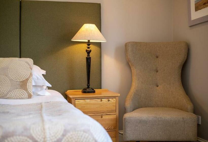 غرفة سوبيريور سرير كينج, The Lodge