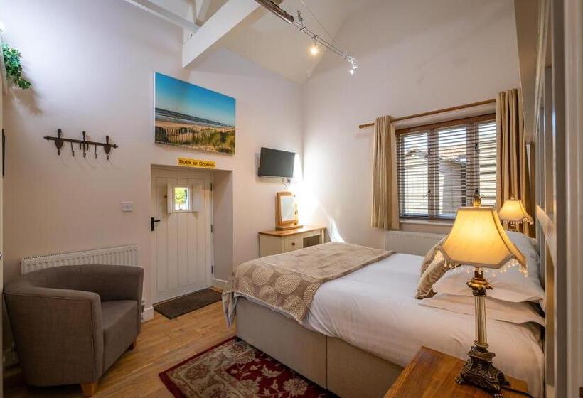 غرفة سوبيريور داخلية, The Lodge