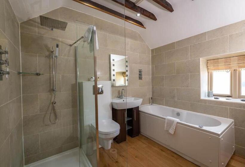 غرفة سوبيريور, The Lodge