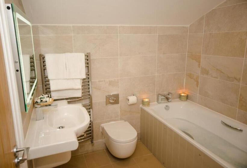 غرفة سوبيريور, The Lodge