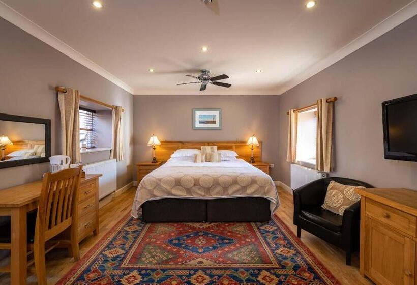 اتاق سوپریور, The Lodge