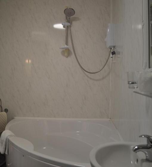 スイート, The New Guilderoy