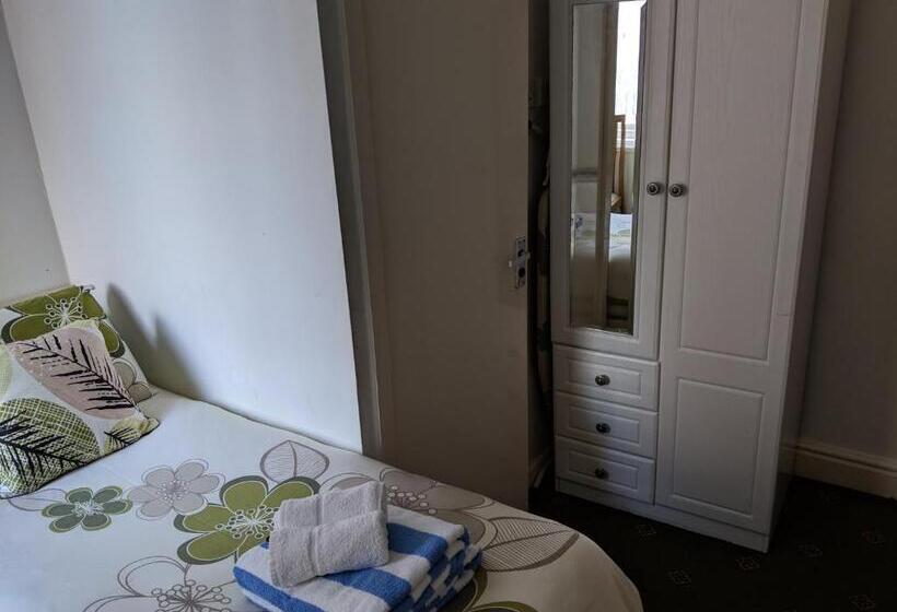 エコノミールーム, The New Guilderoy