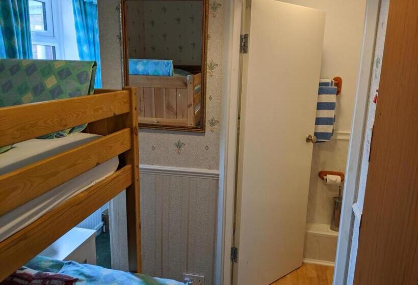 スイート(家族用), The New Guilderoy