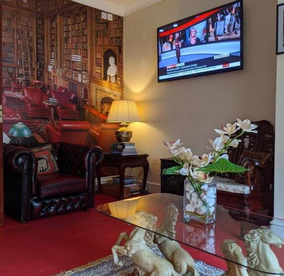 スイート(家族用), The New Guilderoy