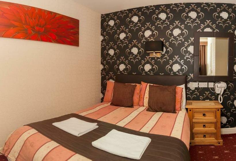 חדר אקונומי, The Trafford