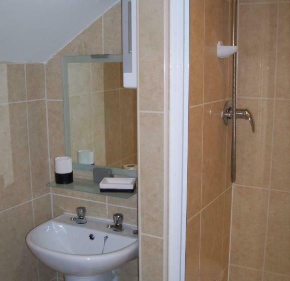 חדר סטנדרט יחיד, The Trafford