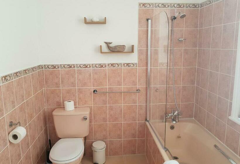 Номер Стандарт, Waterfront