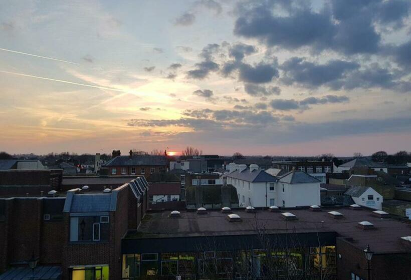 Номер Стандарт, Waterfront