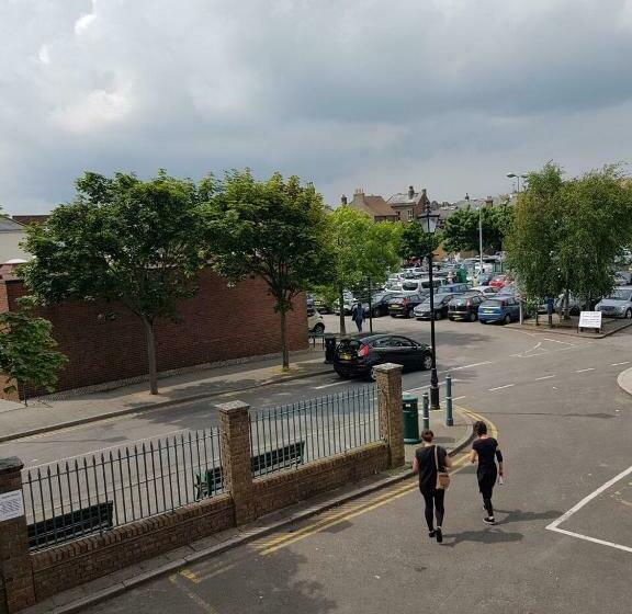 Номер Стандарт, Waterfront