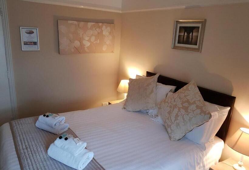 Номер Стандарт, Waterfront