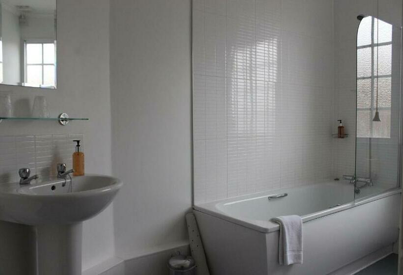 スタンダードルーム, Ye Olde Griffin