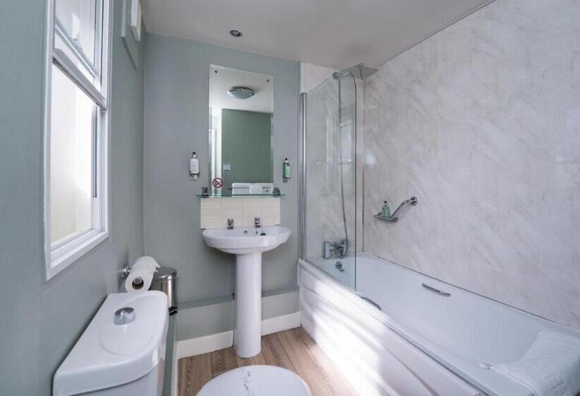 スタンダードルーム, Ye Olde Griffin