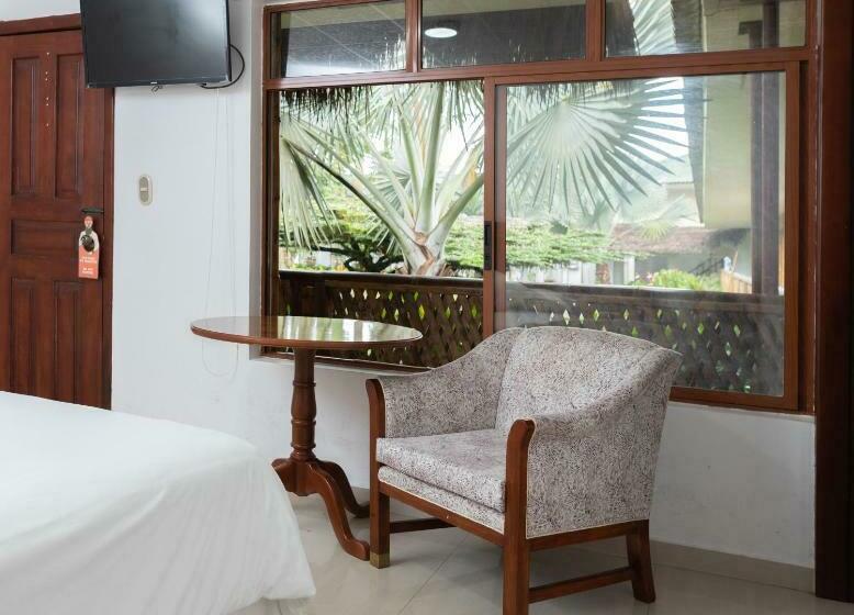 اتاق استاندارد یک نفره, Zaracay