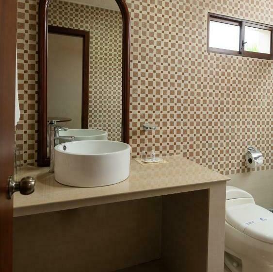 اتاق استاندارد یک نفره, Zaracay