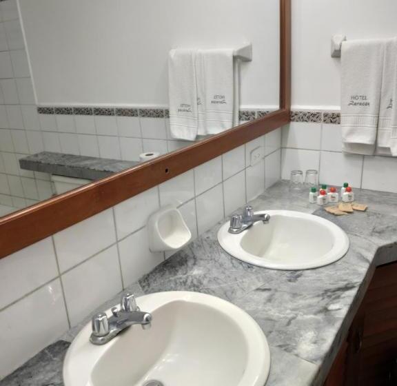Номер Стандарт Трехместный, Zaracay
